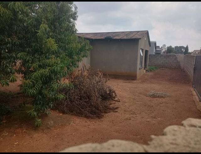 2 BEDROOM HOUSE FOR SALE IN SILUMA VIEW